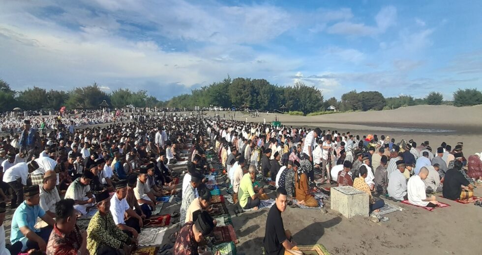 Orações do Eid em Gumuk Pasir Bantul, muçulmanos convidados a fortalecer a unidade