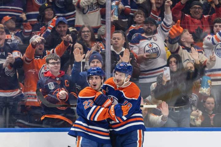 McDavid lidera Oilers na vitória por 3 a 1 sobre Predators