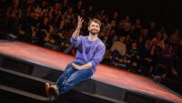 Crítica da Broadway de ‘Every Brilliant Thing’: Daniel Radcliffe sobe