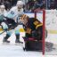 McMann marca dois, Kraken derrota Canucks por 5-2