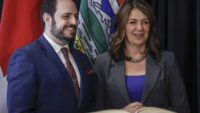 Ministro de Alberta se reúne com pais sobre incidentes graves em creches