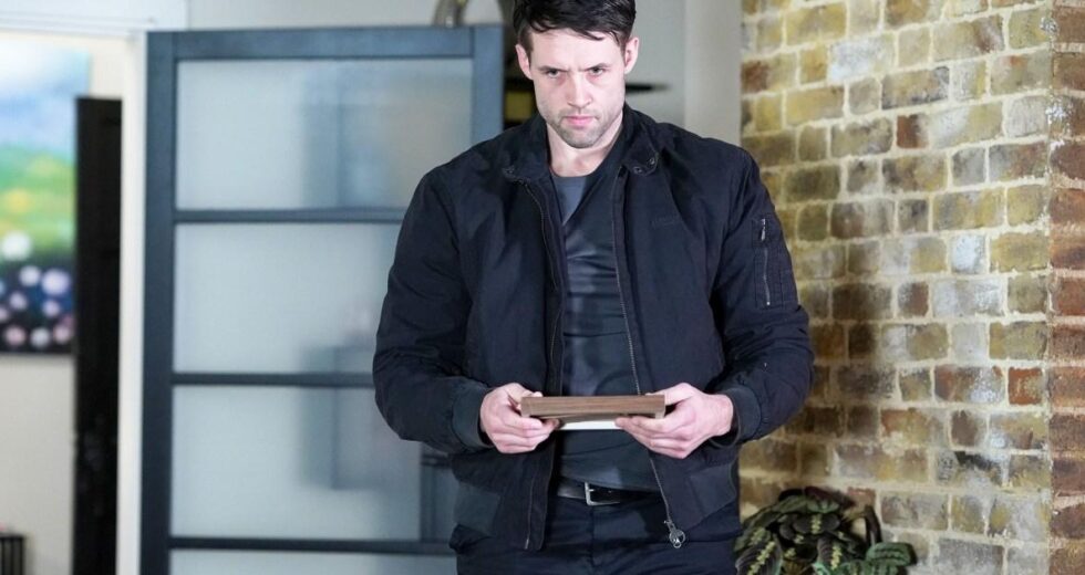 A estrela de EastEnders promete ‘altos riscos’ enquanto a situação de Mark explode | Sabonetes