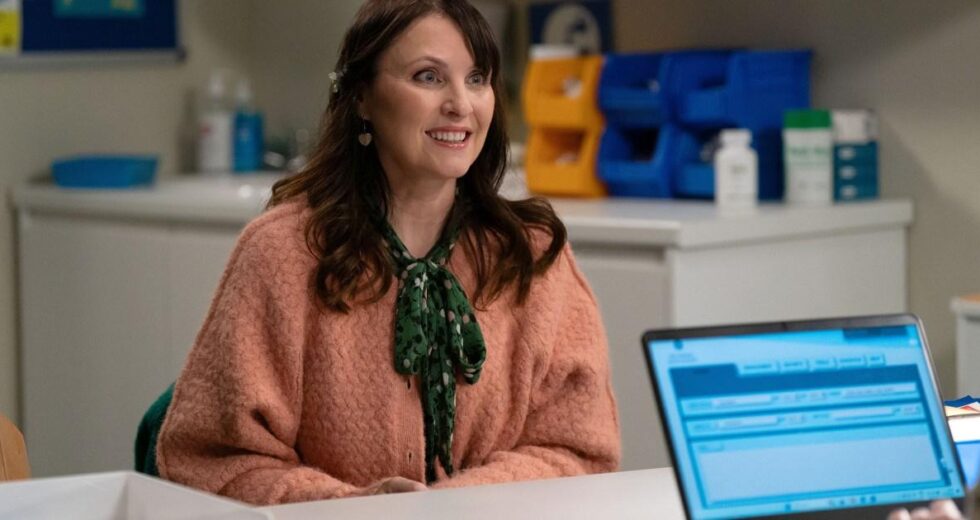 Honey de EastEnders chateada com os médicos enquanto procura ajuda médica | Sabonetes