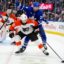 Flyers derrotam Maple Leafs por 3 a 2 em tiroteio
