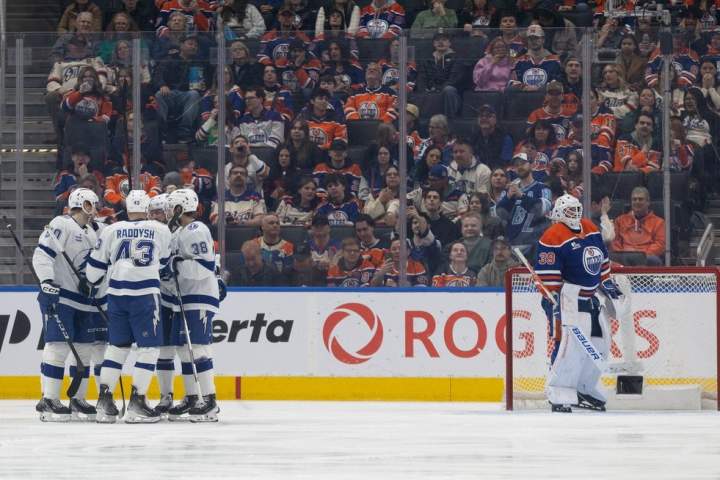 Kucherov brilha para Lightning na vitória sobre Oilers