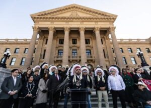 Chefes indígenas se reúnem na legislatura e pressionam Alberta para reprimir a pressão separatista