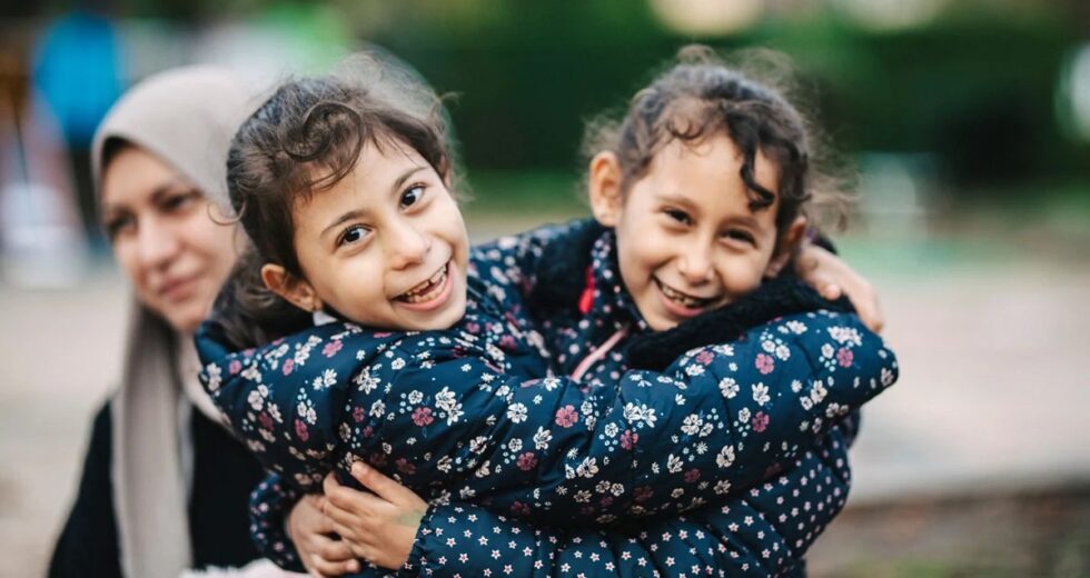 Incentivar o progresso nas políticas de saúde inclusivas para refugiados e migrantes