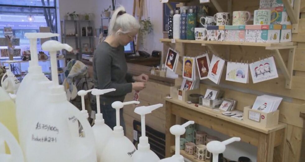 As pequenas empresas de BC sofreram o pior declínio nas vendas no Canadá, afirma o relatório