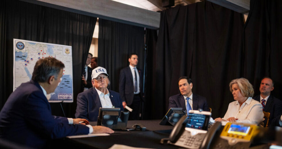 Em fotos: Casa Branca divulga fotos de Trump e Vance durante a ‘Operação Epic Fury’