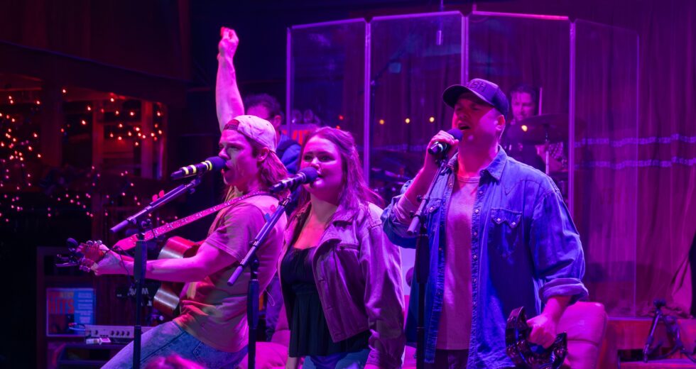 Musical ‘Music City’ entra em hiato antes de estrear devido a questões legais