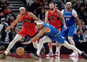 Barnes lidera Raptors em 139-87 sobre Magic