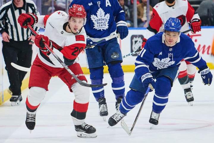 Furacões Carolina derrubam Toronto Maple Leafs em OT