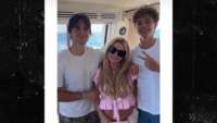 Britney Spears fica com os filhos em um iate após recente prisão por dirigir alcoolizado