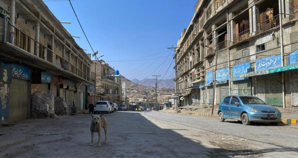 Ataques aéreos do Paquistão atingiram Cabul e províncias fronteiriças do Afeganistão, matando quatro