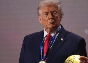 Trump diz que seleção do Irã arriscaria sua “vida e segurança” ao jogar a Copa do Mundo