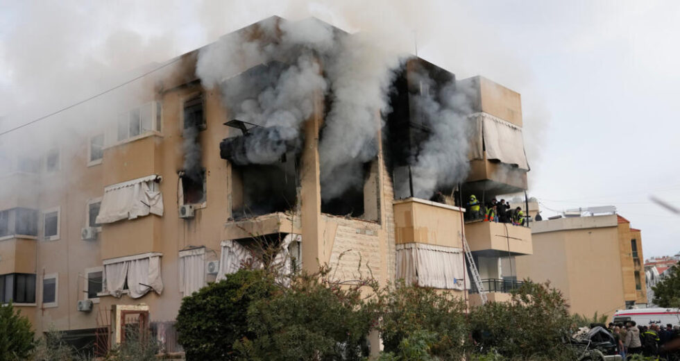 Ataque israelense mata 12 médicos em uma clínica no sul do Líbano