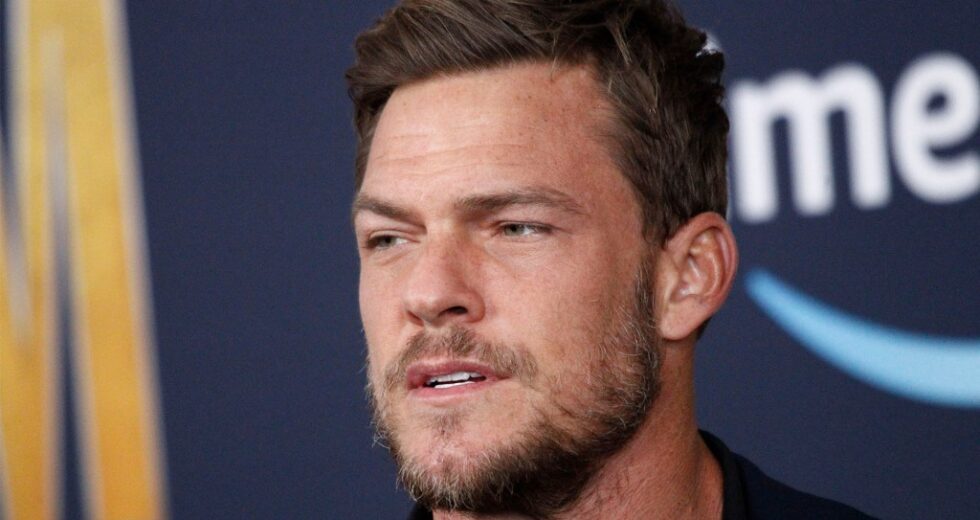 Alan Ritchson não enfrentará acusações criminais após apreensão de bicicleta