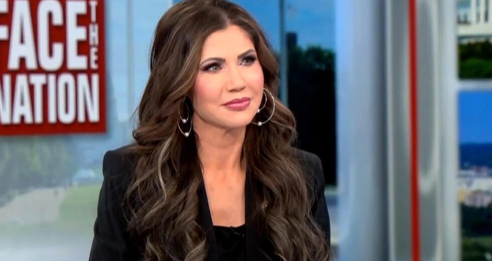 Kristi Noem assume o cargo de Secretária de Segurança Interna; Trump contrata Markwayne Mullin para substituí-la