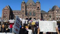 Legislatura de Ontário espera que milhares de estudantes desçam para protesto da OSAP