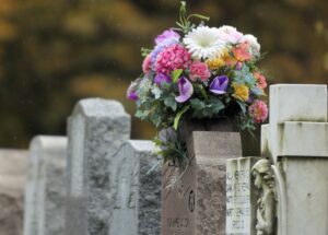 Potencial show de luzes no maior cemitério do Canadá causa polêmica – Montreal