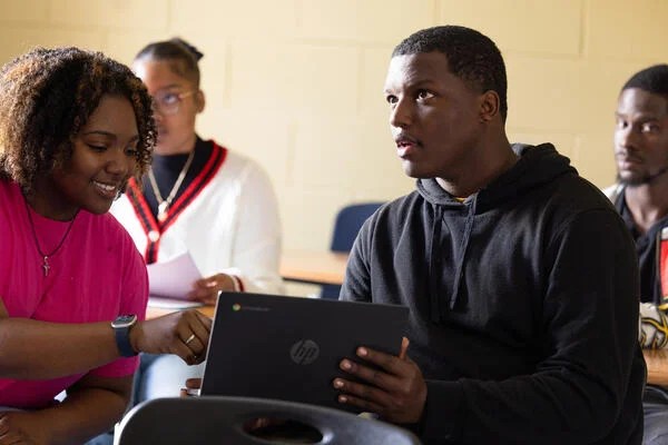 Módulo Cornell desenvolve pensamento crítico na era da IA