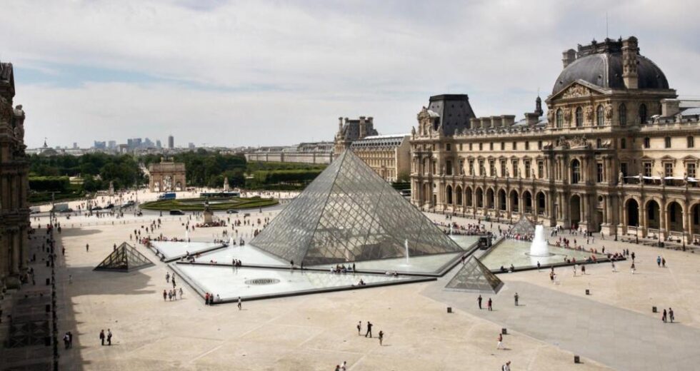 O assalto ao Louvre: falhas de segurança e rachaduras mais profundas no principal museu da França