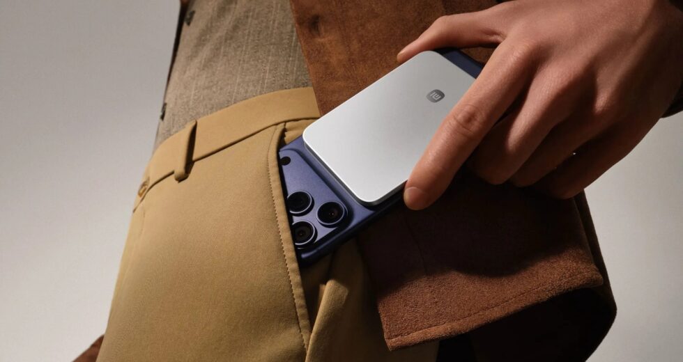 Eu gostaria que a Apple fizesse este elegante banco de energia sem fio, mas funciona muito bem com o iPhone