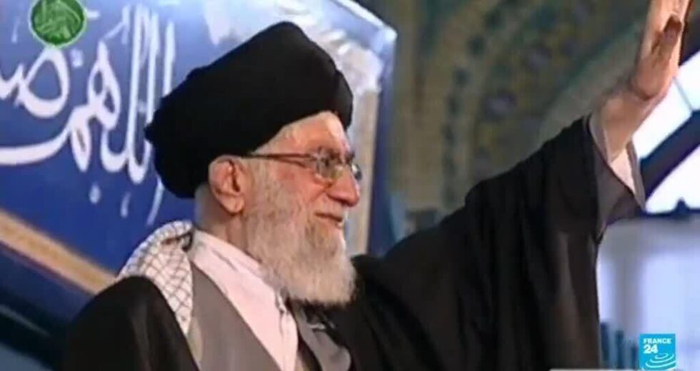 Luto e celebração após a morte do Líder Supremo do Irão