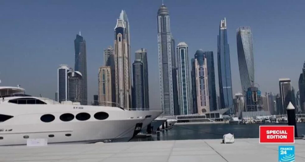 Empresas bancárias, financeiras e de consultoria evacuam funcionários nos Estados do Golfo