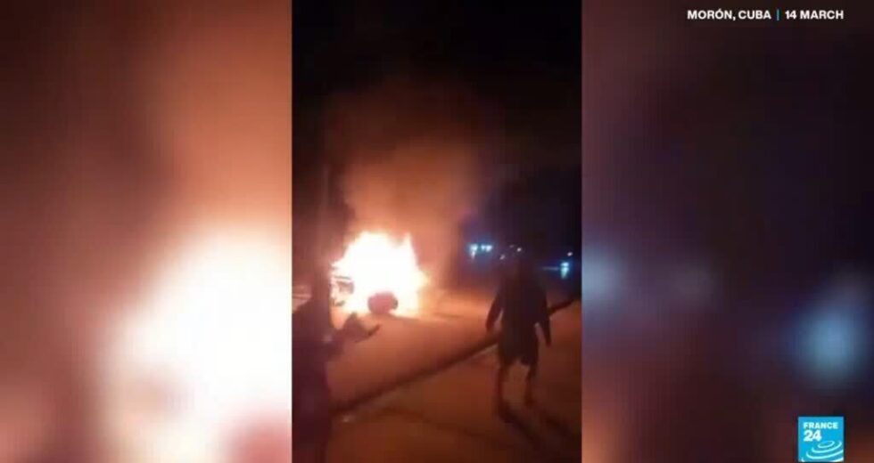 Cubanos saem às ruas e atacam escritórios do Partido Comunista em raros tumultos por causa de apagões