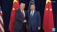 China ignora as exigências de Trump para o Estreito de Ormuz e pede que todos os lados diminuam a escalada