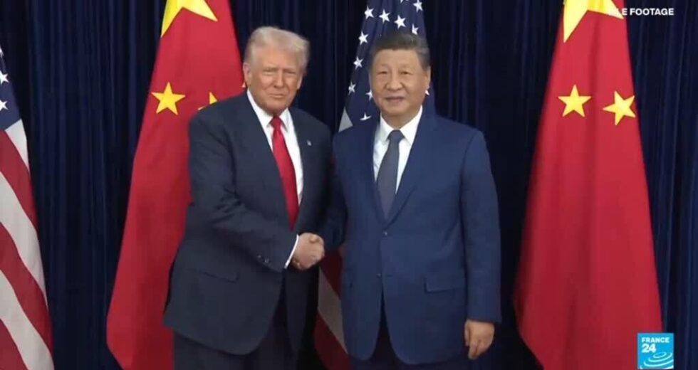 China ignora as exigências de Trump para o Estreito de Ormuz e pede que todos os lados diminuam a escalada