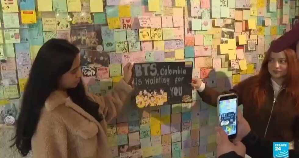 Fãs do BTS ocupam o centro de Seul para o grande retorno dos reis do K-pop