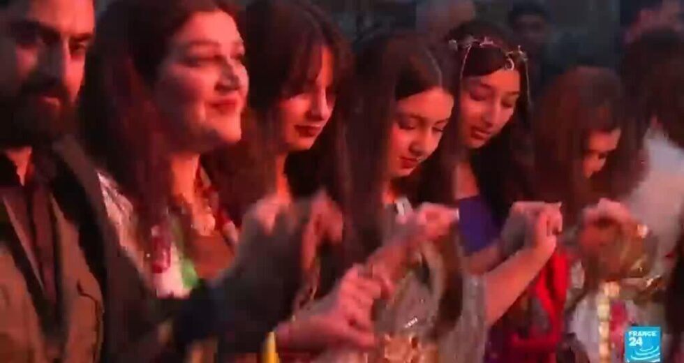 Curdos sírios voltam para casa para celebrar o Nowruz pela primeira vez desde o exílio