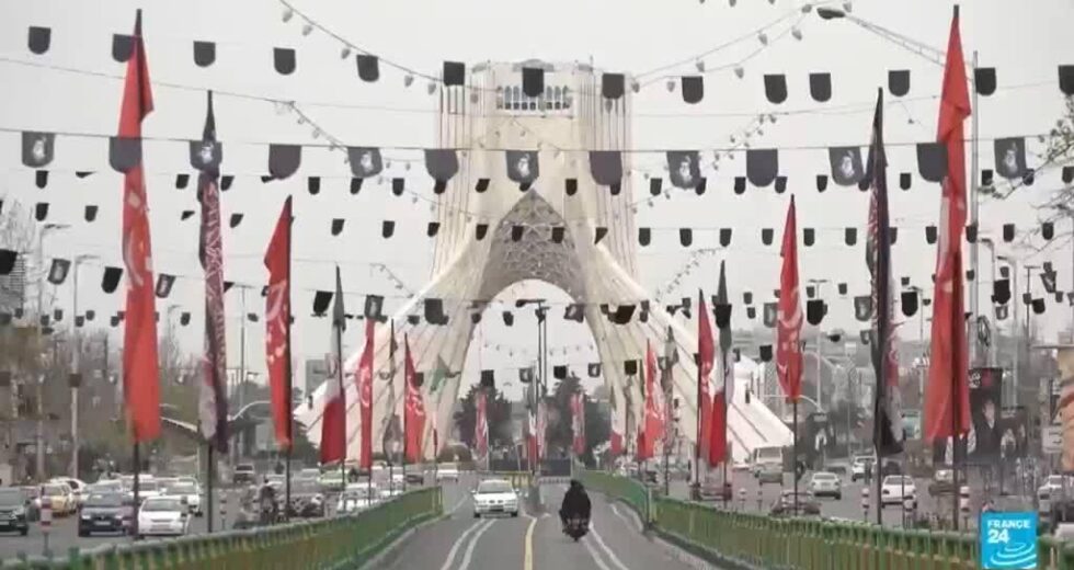 Trump volta atrás no prazo do Irã para reabrir o Estreito de Ormuz