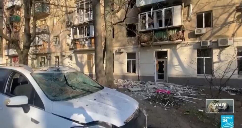 Ataques russos na Ucrânia matam pelo menos 5