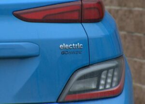 O interesse dos habitantes de Alberta em formas alternativas de viagem cresce à medida que os preços dos combustíveis disparam