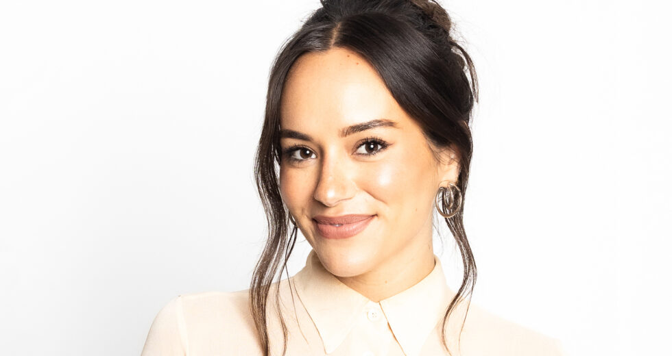 ‘Entertainment Tonight’ nomeia Emily Curl como correspondente baseada em Nova York