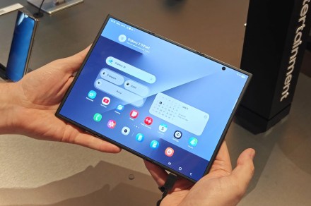 A Samsung aparentemente leva a sério um telefone com tela deslizante
