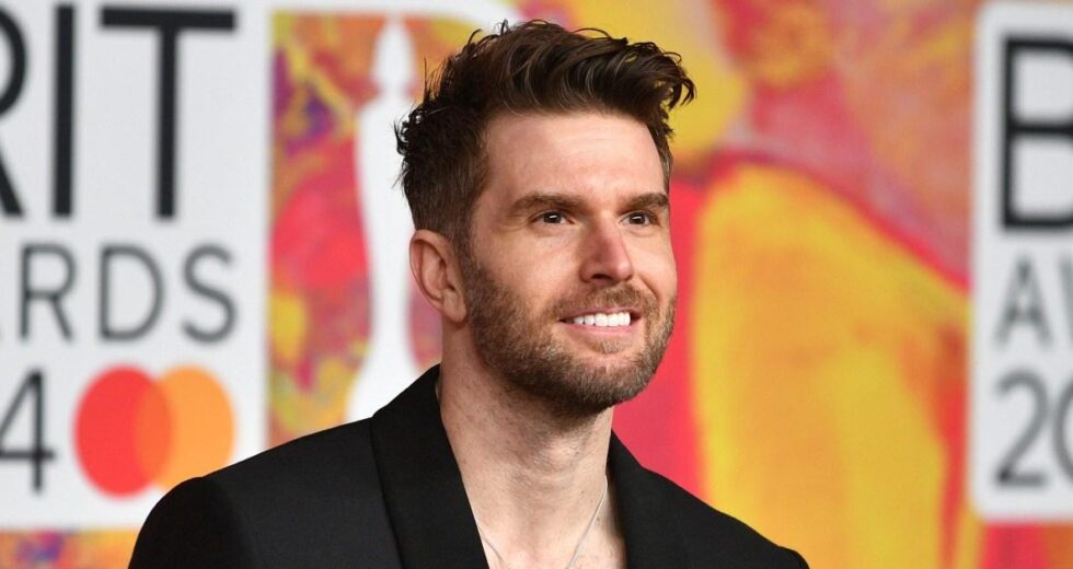Joel Dommett revela que namorou uma mulher com quem foi pescado após escândalo sexual