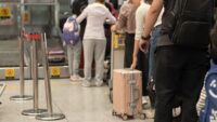 Passageiros se preparam para o caos enquanto os prestadores de serviço espanhóis se preparam para sair na Páscoa