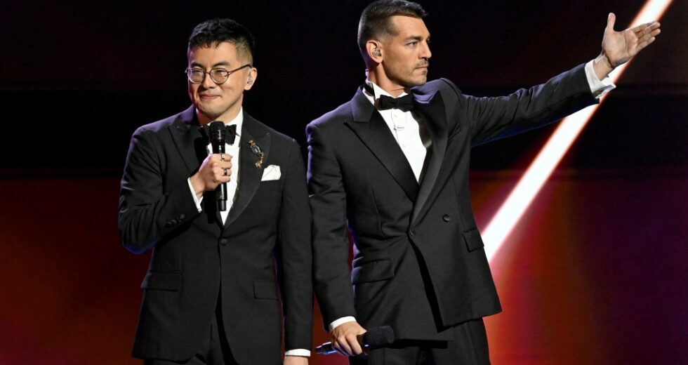 Bowen Yang e Matt Rogers fecham novo acordo para Las Culturistas