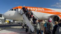 EasyJet retorna ao principal aeroporto do Reino Unido 6 anos após fechar sua base