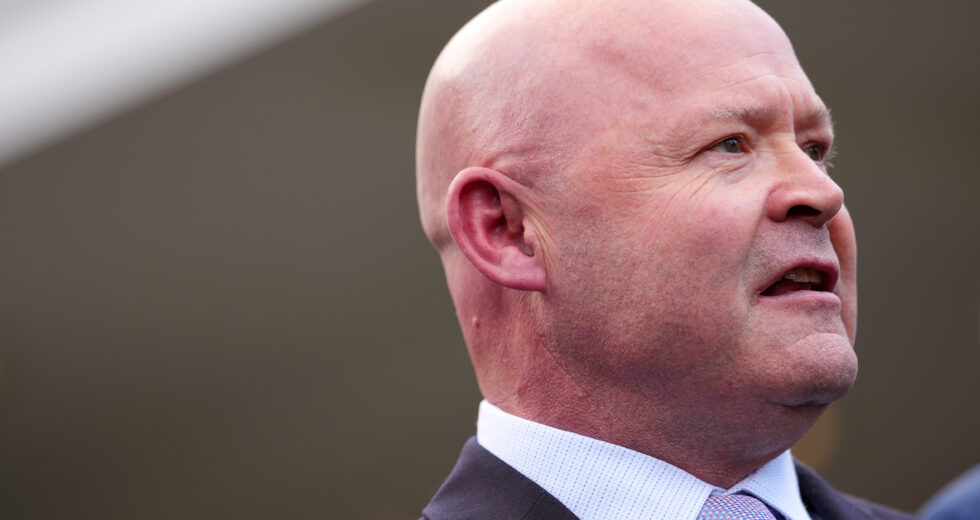 Teamsters pedem que DOJ bloqueie a fusão Paramount-Warner Bros.