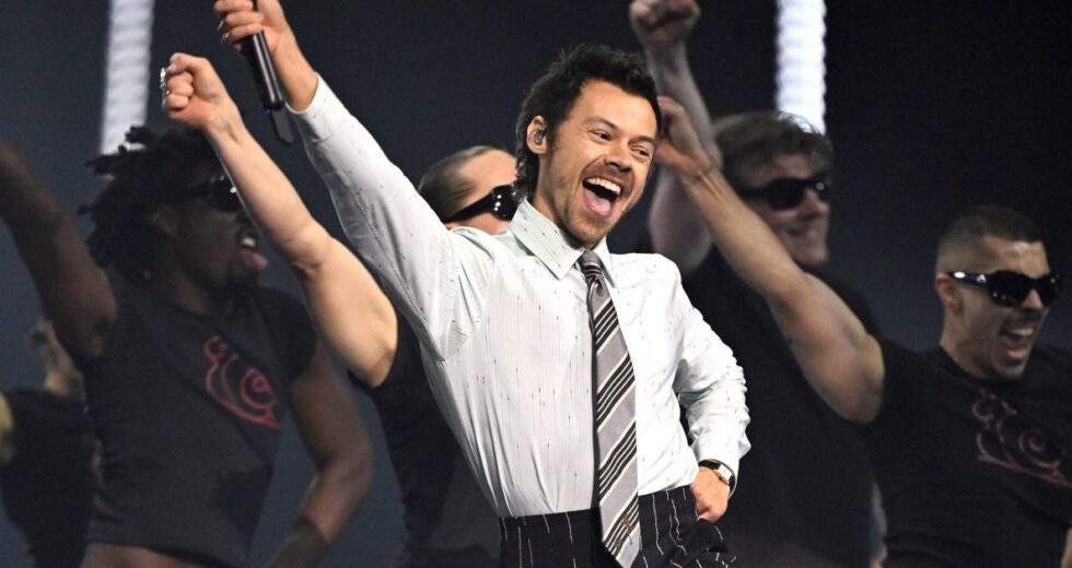 Harry Styles corre o maior risco com seu novo álbum ‘viciante’