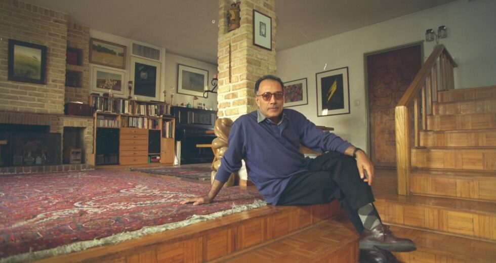 Casa do cineasta iraniano Abbas Kiarostami danificada em ataque aéreo em Teerã