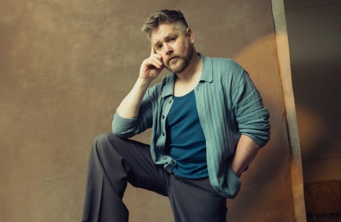 ‘The Incomer’s Grant O’Rourke assina com cognição (EXCLUSIVO)