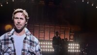 Ryan Gosling interrompe a apresentação musical de Harry Styles em ‘SNL’