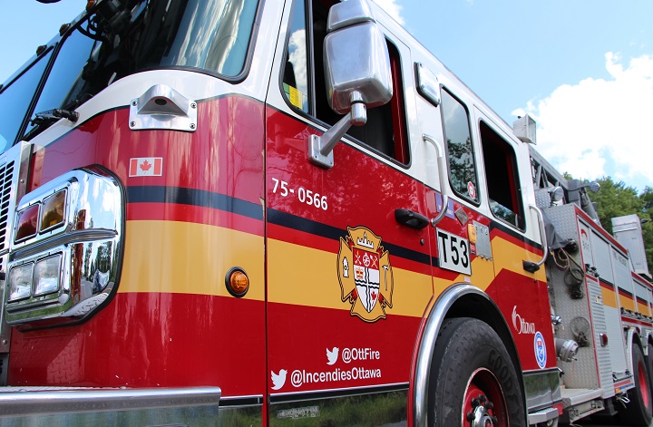 Dois mortos após 4 resgatados de prédio de apartamentos em incêndio em Ottawa: autoridades – Ottawa