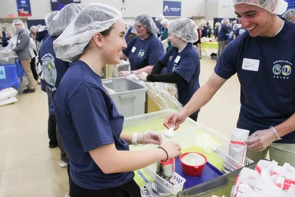 Os alunos constroem pertencimento por meio do serviço